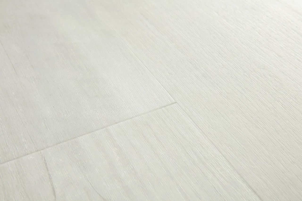Pino nieve AVMP40204 Tablas medianas Alpha Vynil Quick Step
