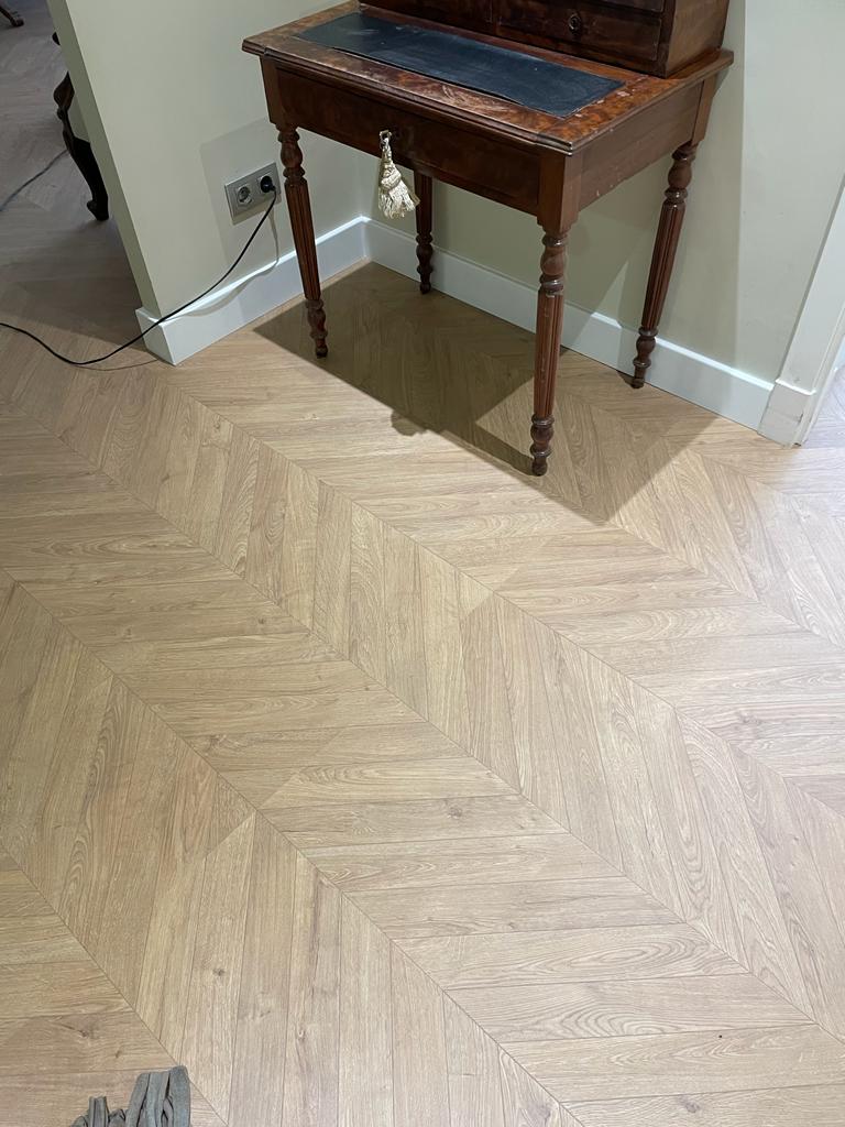 Roble natural chevron Impressive Patterns IPA4161