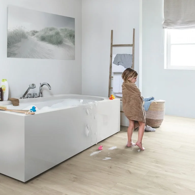 Roble cañón beige AVSPU40018 Suelo de vinilo Blos Quick Step