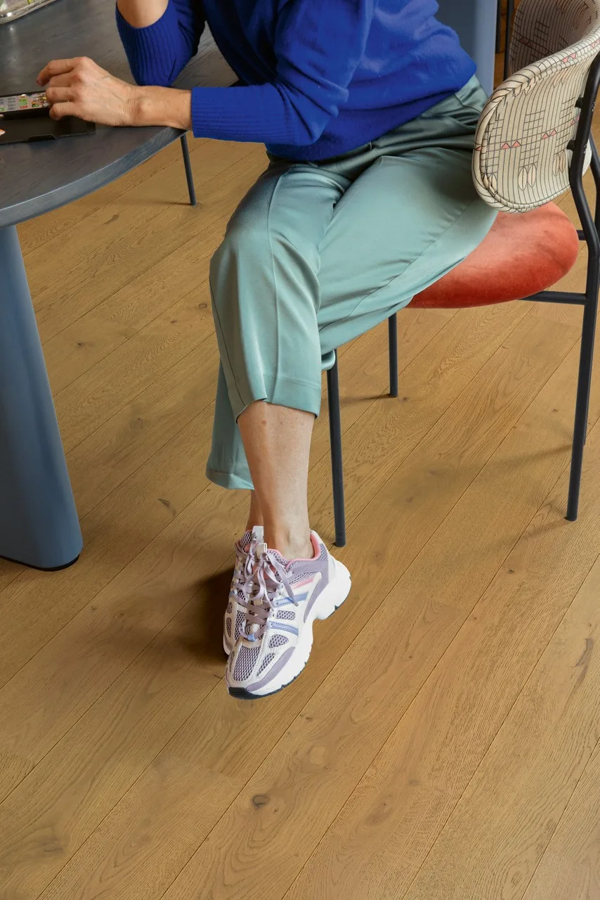 Roble castaño oscuro extra mate | Parquet hermético Amato AMT7446