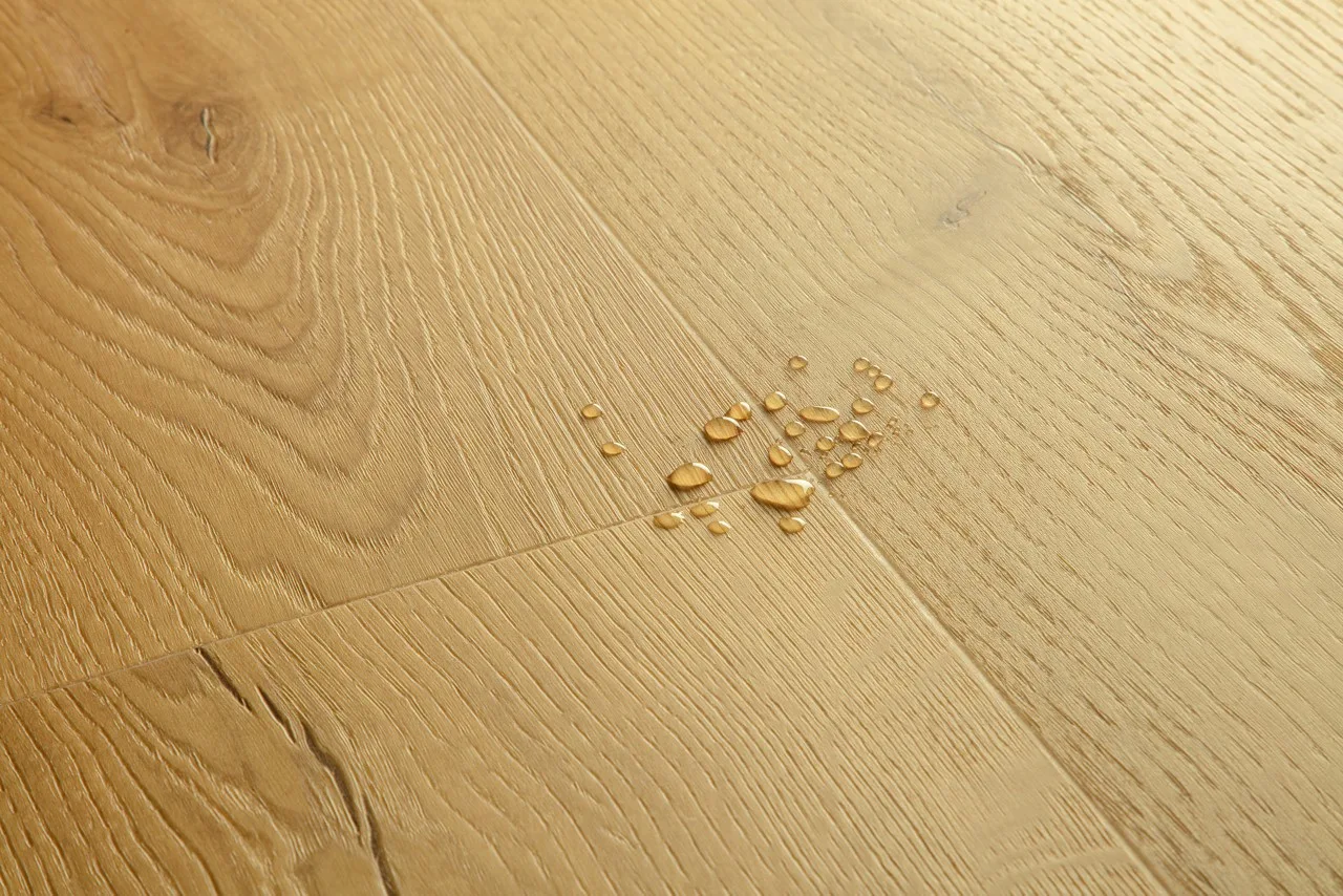 Roble miel cepillado AVMPU40318 | Bloom Quick Step